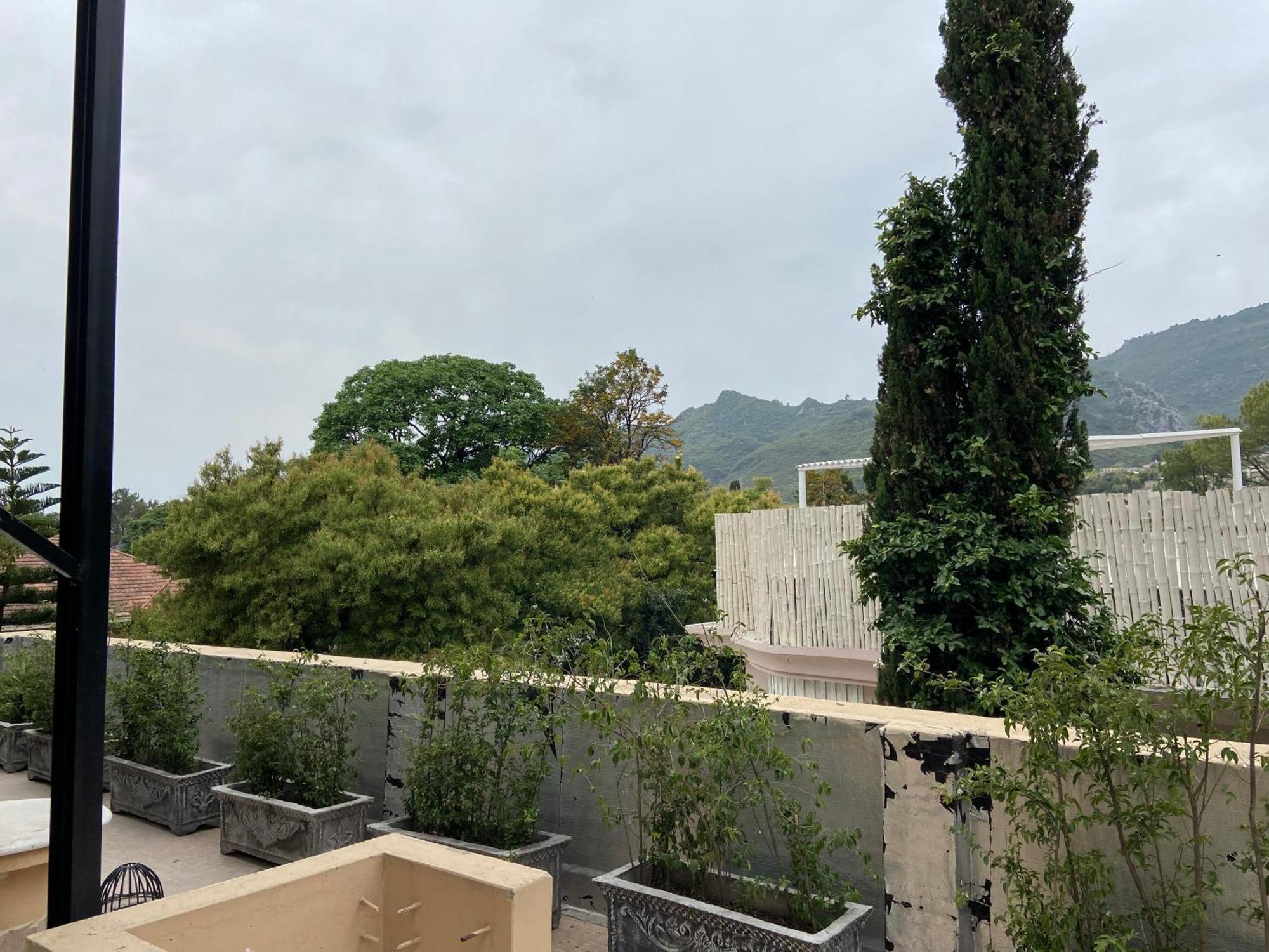 E Lodge Islamabad Exterior foto
